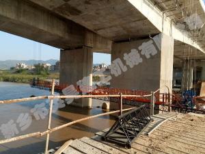 橋梁吊籃施工現(xiàn)場